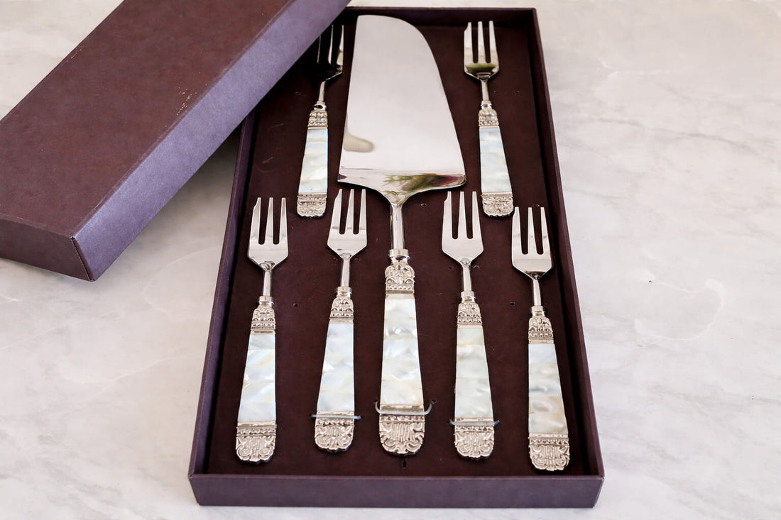 Momper MOP Pastry Server Set: A Premium Cake Server for Elegant Desserts