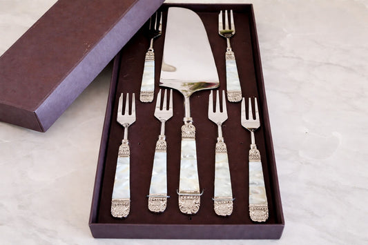 Momper MOP Pastry Server Set: A Premium Cake Server for Elegant Desserts